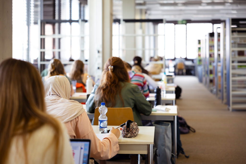 Examinations Office of the Faculty of Business, Economics, and Law